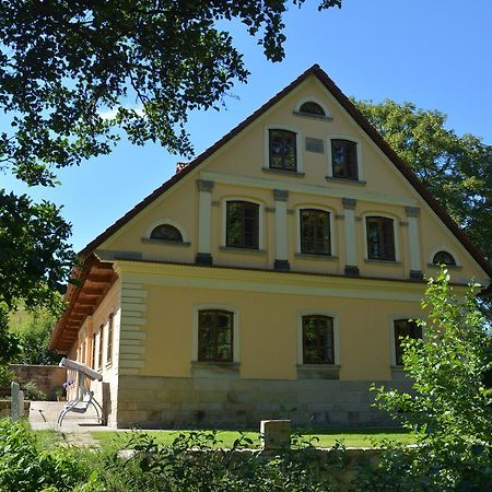 Belsky Dvur Hotel Bely Buitenkant foto